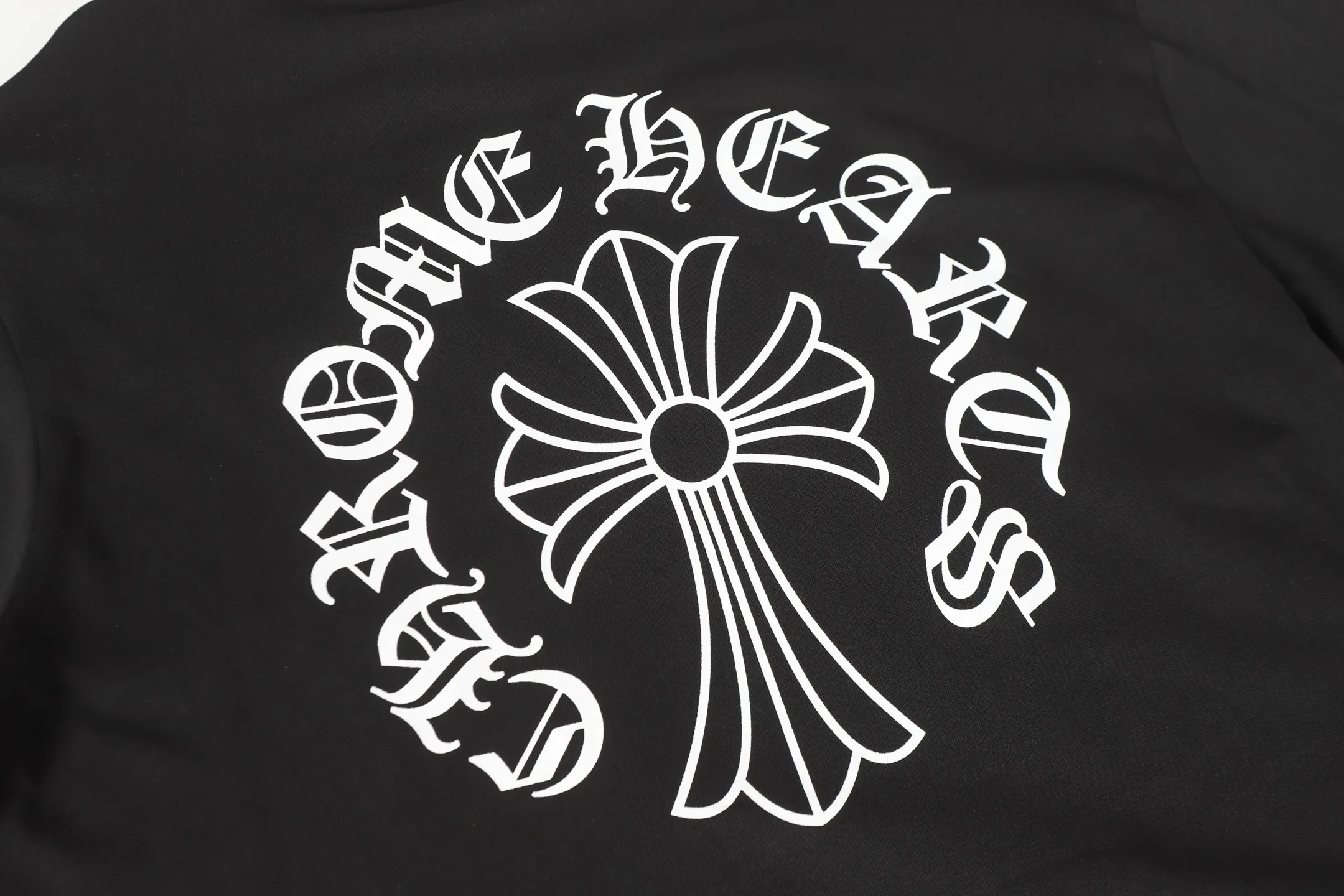 P150 cross-border model, please do not place an order if you pursue perfection -Chrome Hearts/Chrome Hearts 23ss cross✝️Sanskrit printed popular long-sleeved T-shirt -High weight, high density and high quality, soft, delicate and skin-friendly wool, soft and silky to the touch, excellent warmth and skin-friendly properties -Customized weaving and dyeing, no color difference, no matter the fabric or workmanship details, beat the ordinary version on the market -Colour: black white -Size: S M L XL